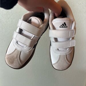 Adidas Kids White Sneakers- VL COURT 3.0 SHOES KIDS